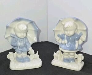 Enesco Boy & Girl Umbrella Figurines Set Ceramic Japan 3in Blue White